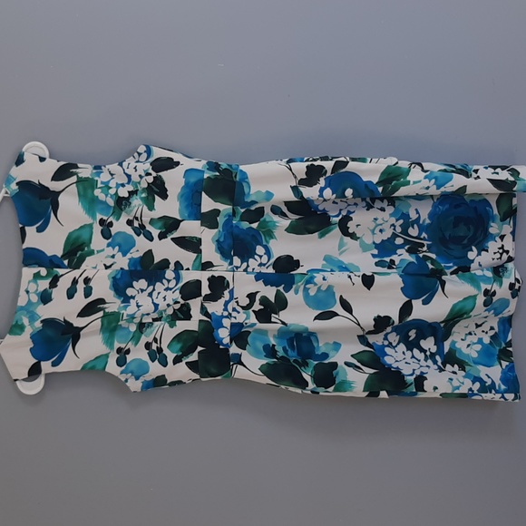 * Dress Barn Dress - Picture 4 of 4